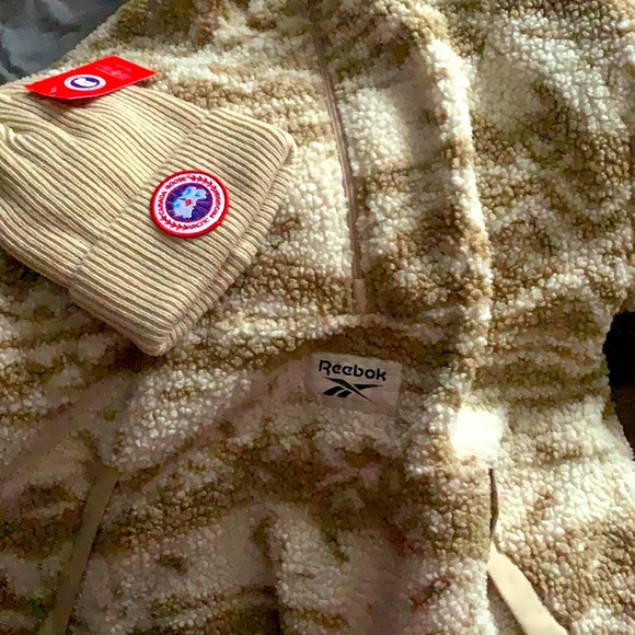 Reebok - Picture 1 of 2